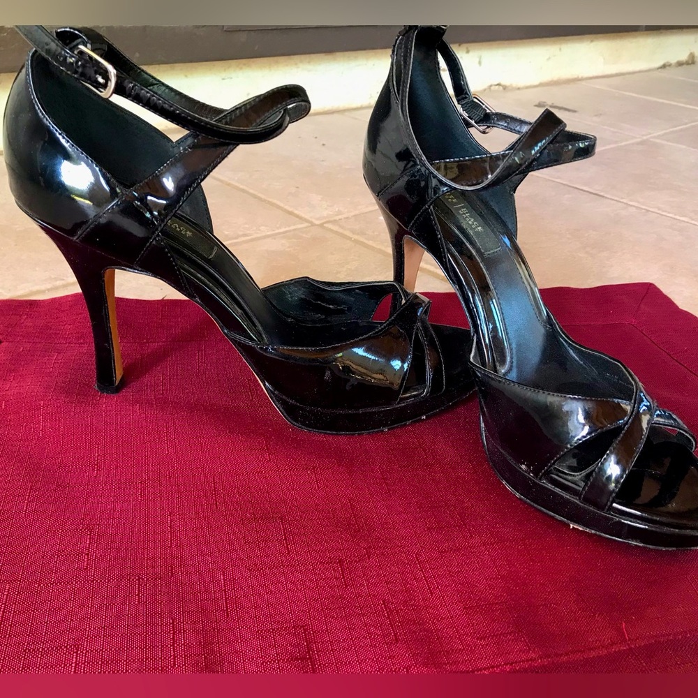 White House Black Market sleek black high heel